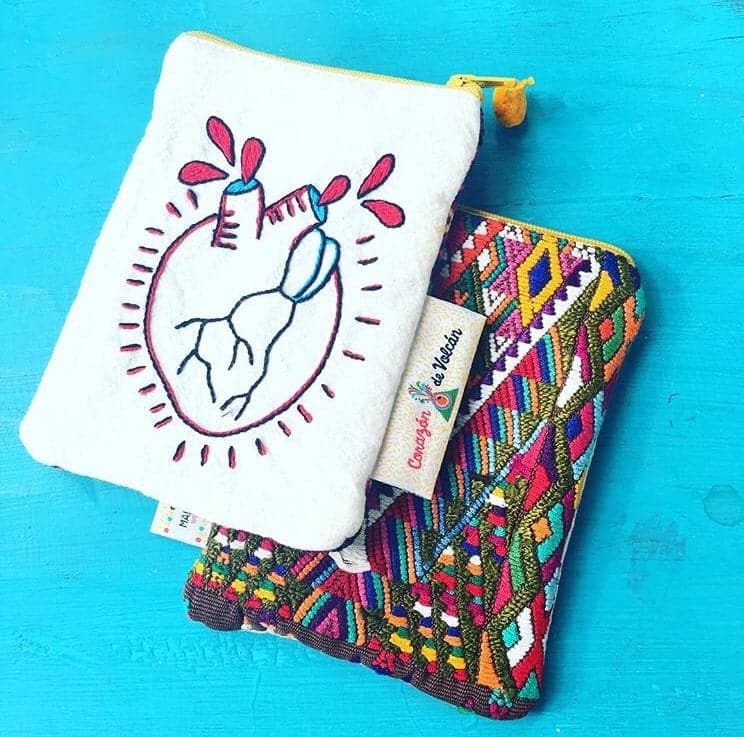 Estuche Cosmetiquera pequena "Corazon Palpitante"