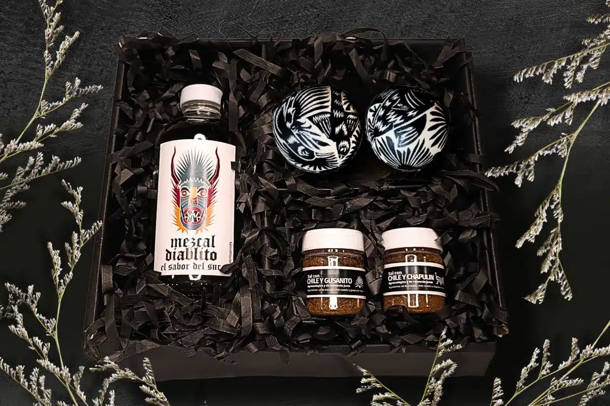 Kit Mezcal, Jícaras y Sales Oaxaqueñas